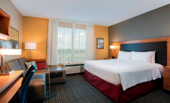 TownePlace Suites Orlando at FLAMINGO CROSSINGS® Town Center/Western Entrance