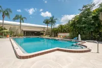 Holiday Inn MELBOURNE-VIERA CONFERENCE CTR by IHG - Pools