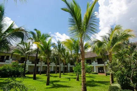 Sea Cliff Resort & Spa Zanzibar Отели в г. Kaskazini B