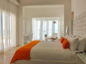Trident Hotel