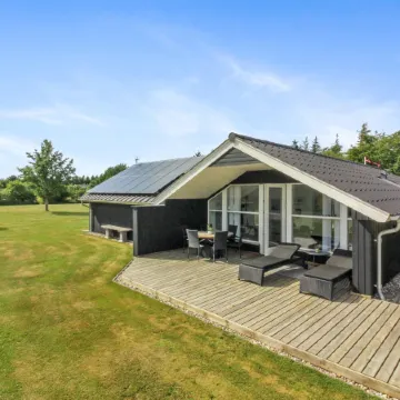 "Harmen" - 1.1km from the Sea