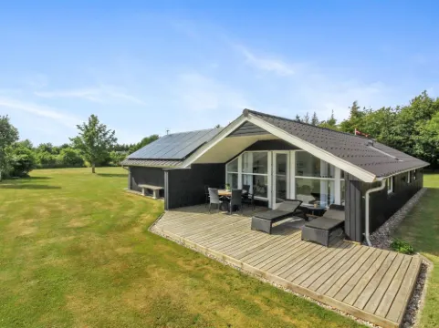 "Harmen" - 1.1km from the Sea