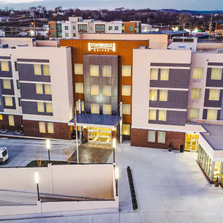 Staybridge Suites NASHVILLE - VANDERBILT AREA by IHG Отели рядом с достопримечательностью «Университет Липскомба»