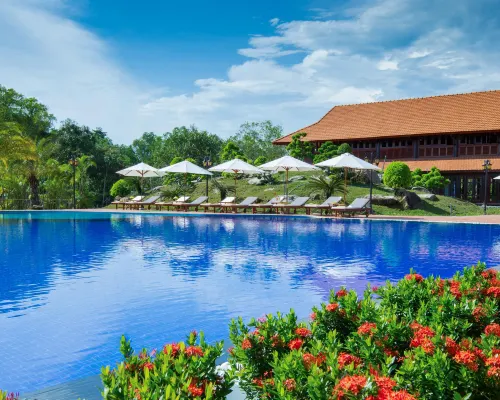 Maison du VietNam Resort & Spa โรงแรมใกล้หาดฮัมนินห์
