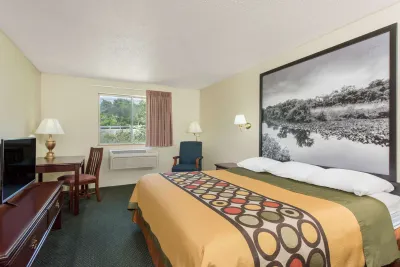 Super 8 by Wyndham Burnham/Lewistown Hotels in Derry Township