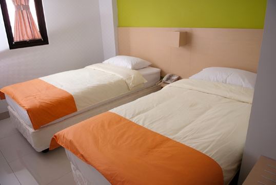 2. Hotel Um..