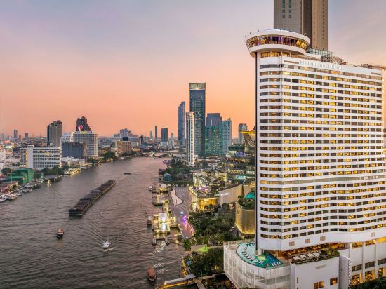 Iconsiam ,Thailand -Oct 30,2019: People Can Seen Exploring Around Iconsiam  Shopping Mall,it Is Offers High-end Brands, An Indoor Floating Market,  Exhibition Space, And Beautiful Riverside Location. Stock Photo, Picture  and Royalty Free