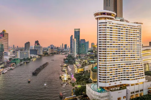 โรงแรมมิลเลนเนียม ฮิลตัน กรุงเทพฯ