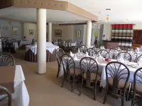 Les Ormes Domaine et Resort Hotels in Dol-de-Bretagne