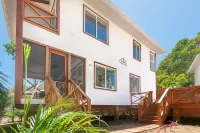 Casa Palmera 2 Bedroom Home by Redawning Hotels in der Nähe von Roatan Institute for Marine Sciences