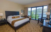 Best Western Plus Hood River Inn Hotels near Western Antique Aeroplane and Automobile Museum (WAAAM)