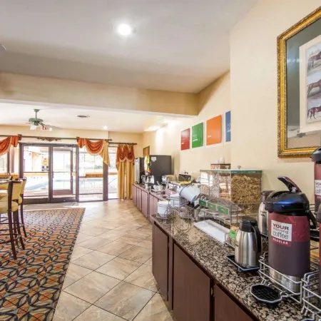 Comfort Suites