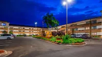 Best Western Warren Hotel - parking
