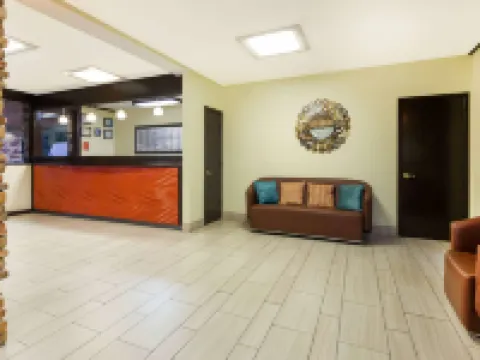 Howard Johnson by Wyndham Arlington Ballpark / Six Flags Hoteles en Arlington