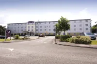 Premier Inn Poole North Sandbanks Beach yakınındaki oteller