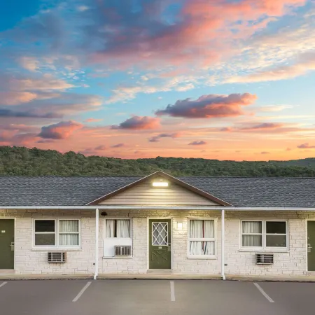 Knights Inn Pine Grove