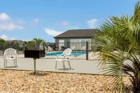 Baymont by Wyndham Warner Robins - piscina