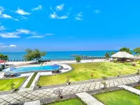 Bayview Beach Resort East Lombok - Beach