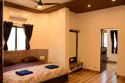 Suyog Hotel