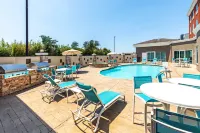 Holiday Inn Express & Suites HOUSTON SPACE CTR - CLEAR LAKE by IHG - Pools