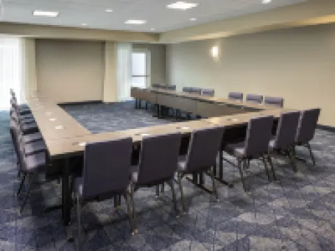 Courtyard Edison Woodbridge Hotels in Edison