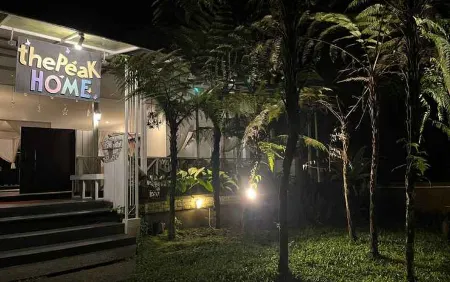 The Peak Home Отели рядом с достопримечательностью «Taman Kupu-Kupu Cihanjuang»