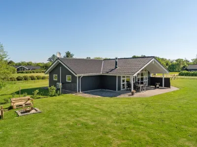 "Eicke" - 12km from the Sea