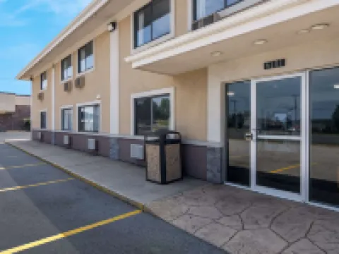 Econo Lodge Portage Hotels in Portage