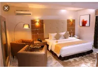 The Wells Carlton Hotel and Apartments