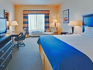 Holiday Inn Express Delano Hwy 99