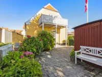 "Ortrud" - 200m from the Sea - 4 stjerner
