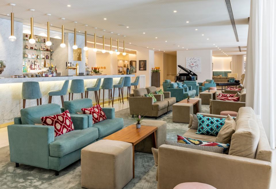 JW 메리어트 베네치아 리조트의 평화로운 수영장 전경