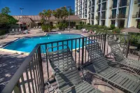 Rosen Inn Closest to Universal - Pools