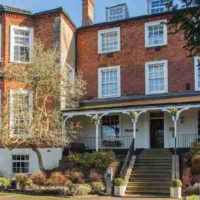 Brandshatch Place & Spa Hotel Exterior