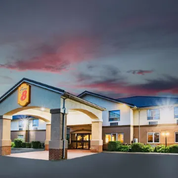 Super 8 by Wyndham Cornwall on