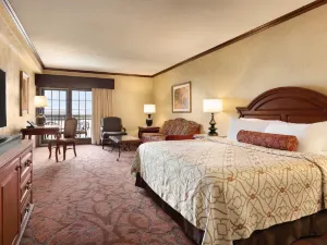 Chateau on the Lake Resort Spa and Convention Center