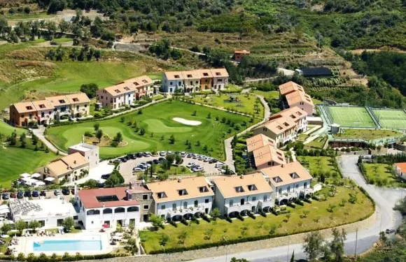 卡斯泰拉羅高爾夫度假酒店