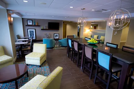 Hampton Inn Atlanta/Fayetteville Отели в г. Фейетт