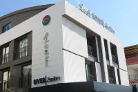 Leaf River Suites