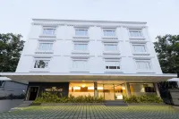 White Palace Hotel Hotels in Thrissur