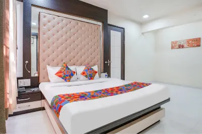 FabHotel Rudra Residency - Nr Medicover Hospital 핌프리 호텔