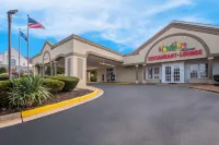 Clarion Inn Falls Church-Arlington فنادق في Falls Church