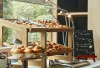 B&B HOME Rueil-Malmaison Gare - breakfast
