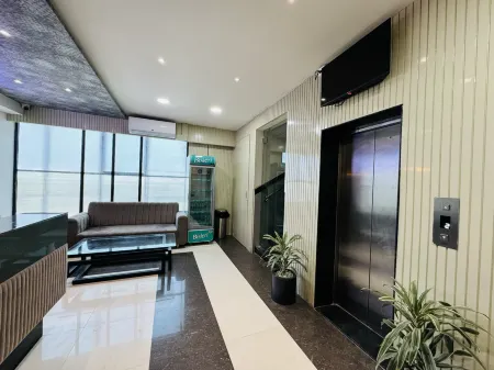 Col's Hotel Uphaar Tirth