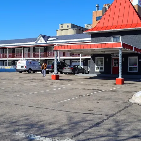Choice Inn by the Falls