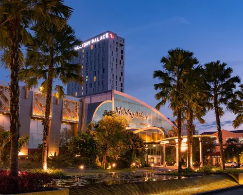 Holiday Palace Hotels in Krong Poi Pet