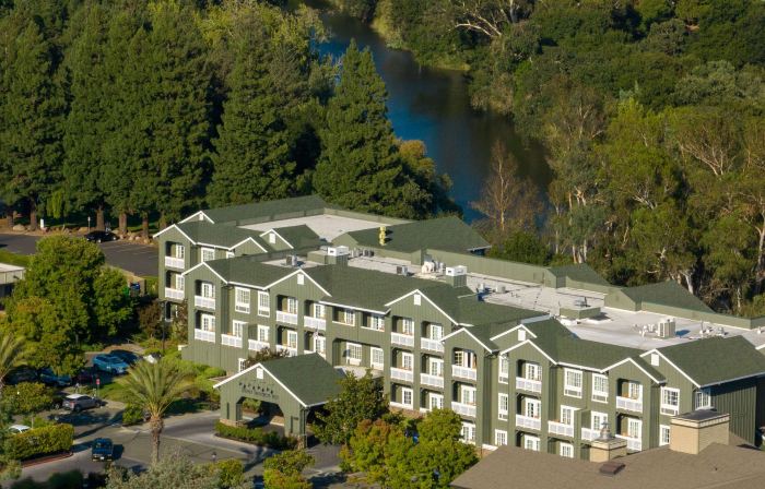 River Terrace Inn