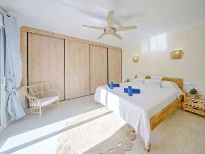 El Rinco de la Felicidad Hotels near Platja Granadella