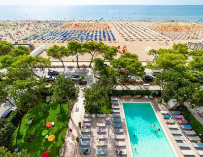 Hotel American - Lignano Sabbiadoro Hotel in zona Carousel in park Giovanni Bosco