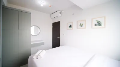 Compact and New 2Br Apartment at Suncity Residence by Travelio Hotel dekat Bakul Puyuh Magersari